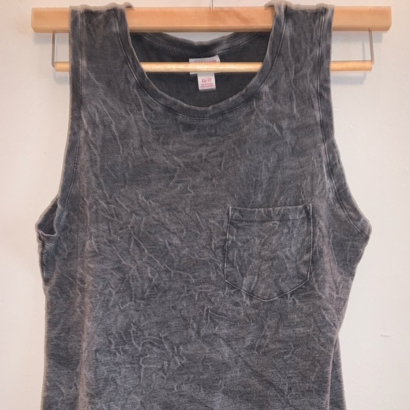 Tank - Picture 2 of 3